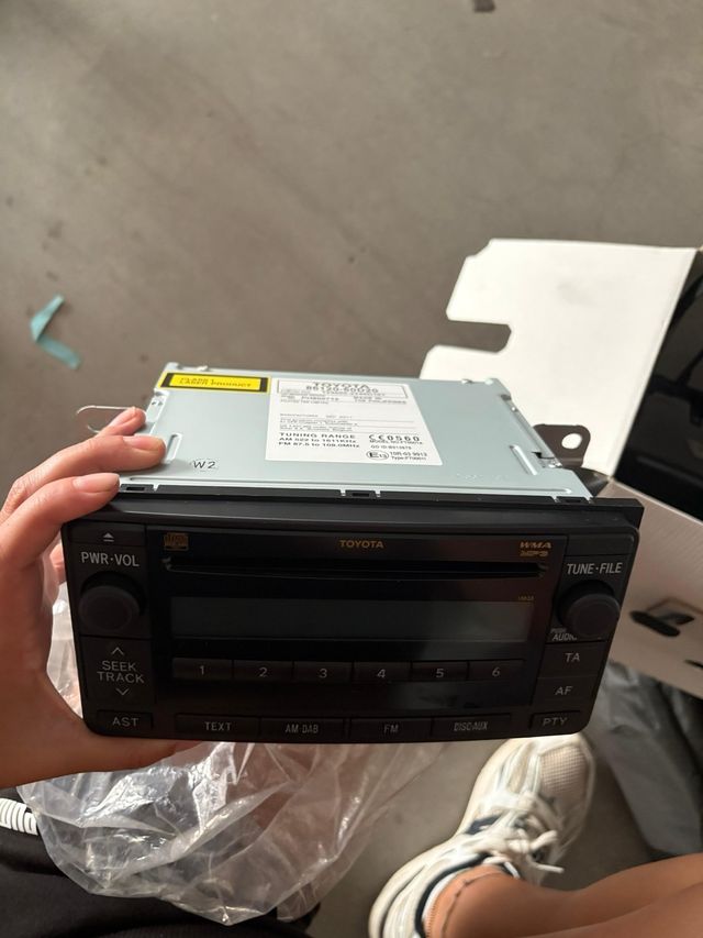 Radio ORIGINAL Toyota Land Cruiser.