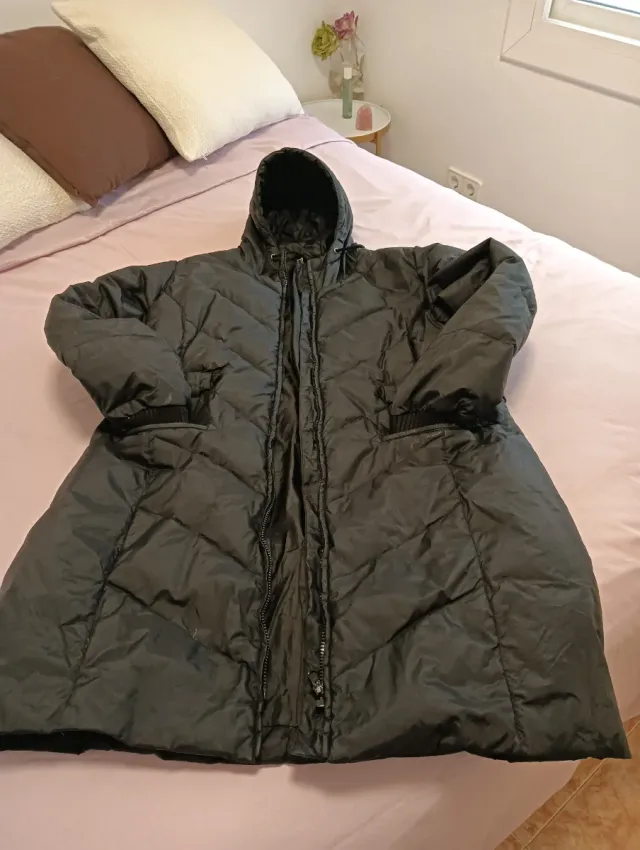 Abrigo acolchado negro mujer.