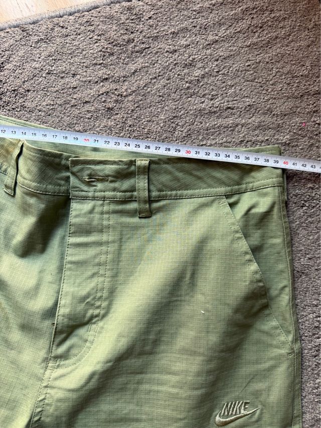 Pantalón técnico cargo Nike verde talla 30/32 (M)