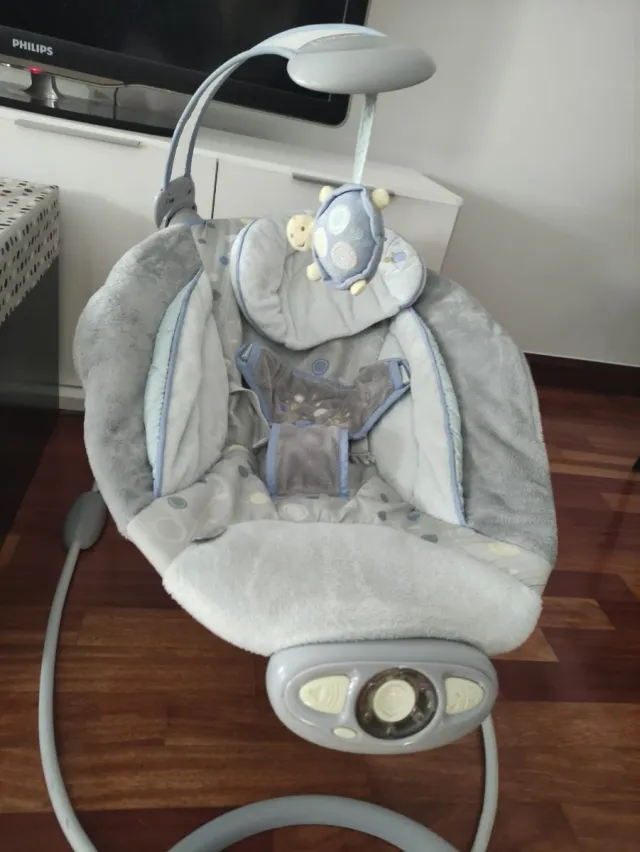 Hamaca para bebé con música y movimiento