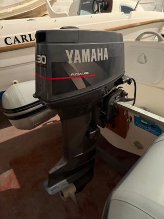 Semirrígida Valiant V-400 + Motor Yamaha 30cv