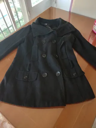 Abrigo negro Pimkie