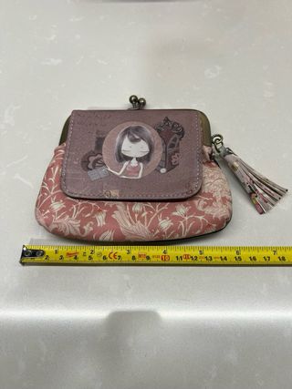 Monedero estampado floral con borla