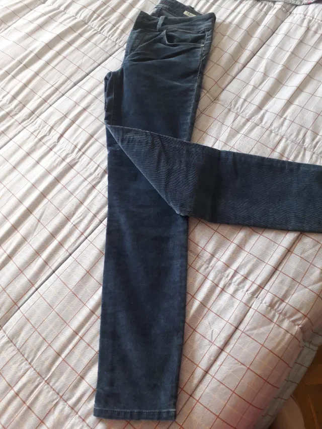 Pantalón pitillo pana estilo vaquero