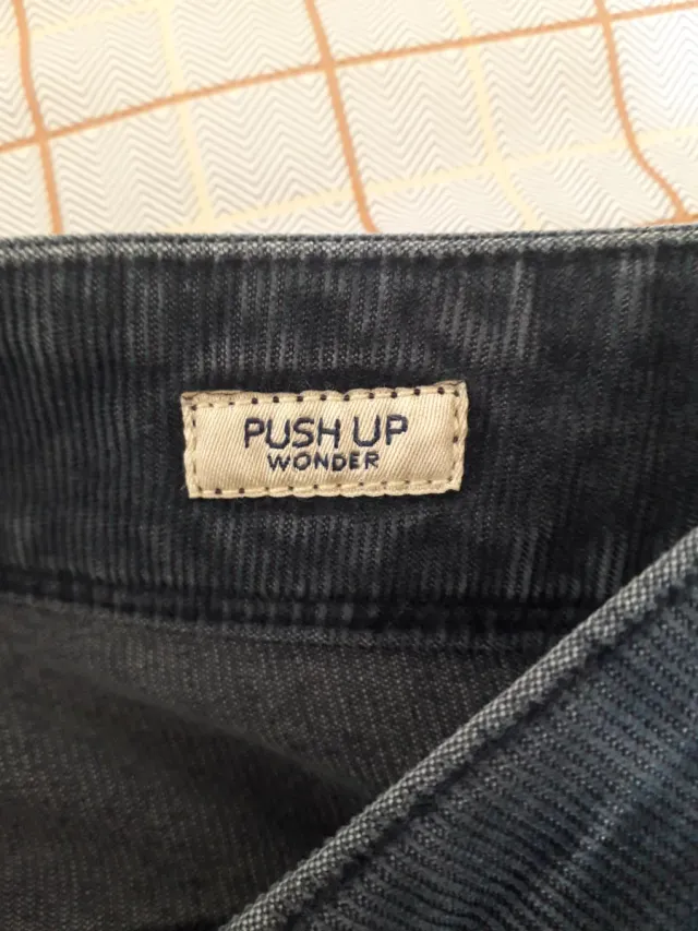 Pantalón pitillo pana estilo vaquero