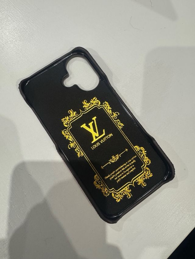 Cover iPhone 16 Louis Vuitton