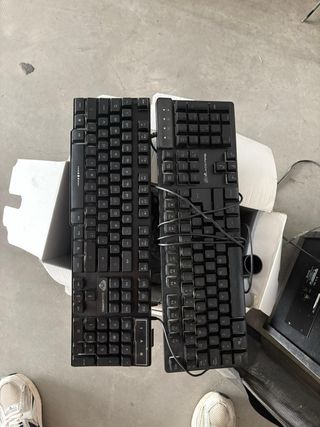 2 Teclados Gamer Negros