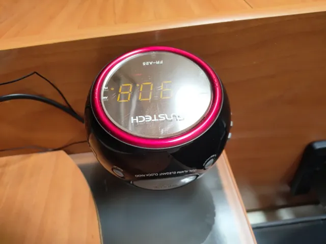 Despertador SUNSTECH Radio FM Negro/Rojo