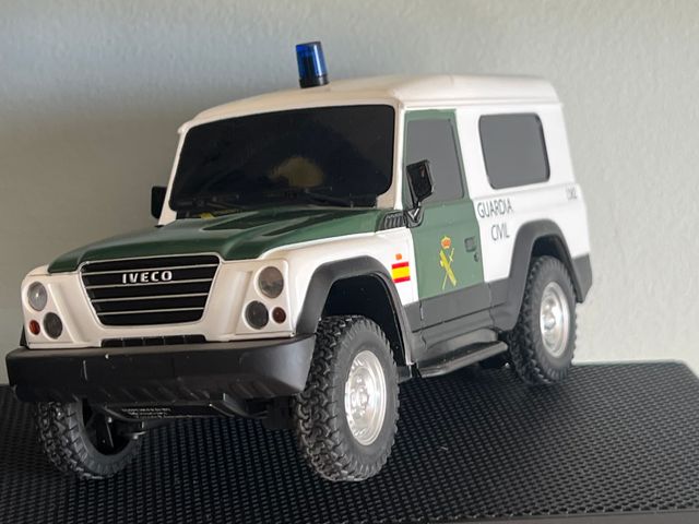 Modelli di auto della Guardia Civil in scala come nuovi