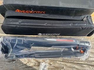Trípode Geekoto SIN USAR, precinto original