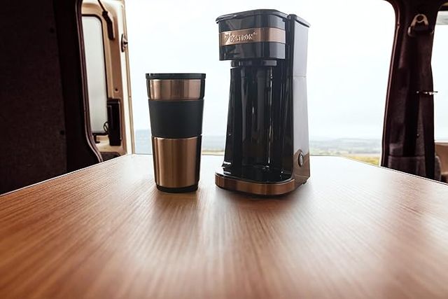 Macchina da caffè Bestron in rame con tazza termica