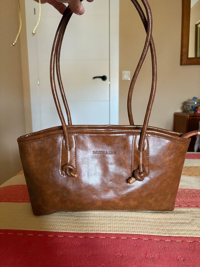 Bolso piel sintética marrón
