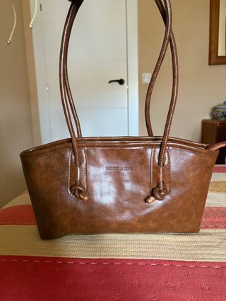 Bolso piel sintética marrón