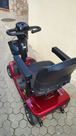Scooter eléctrico Invacare Leo Rojo