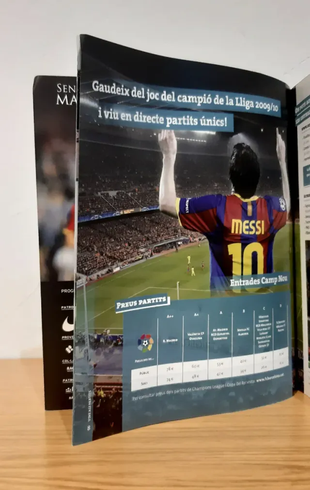 FCB GUIA 2010-2011 + GUIA DEL SOCI