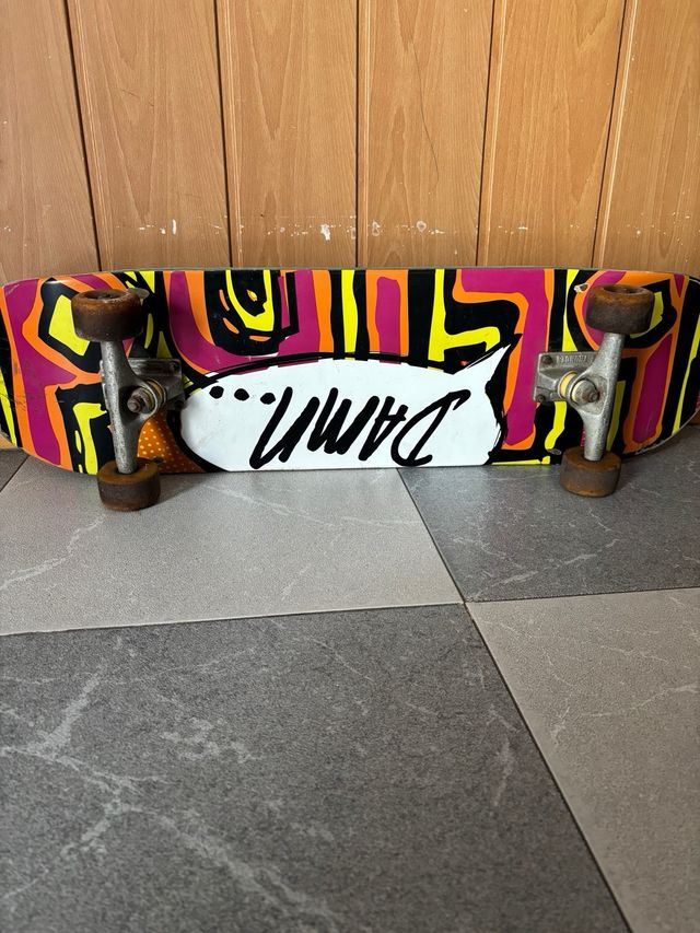 Tabla de skate completa en buen estado – ideal par