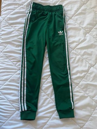 Chándal Adidas Verde brillante como seda