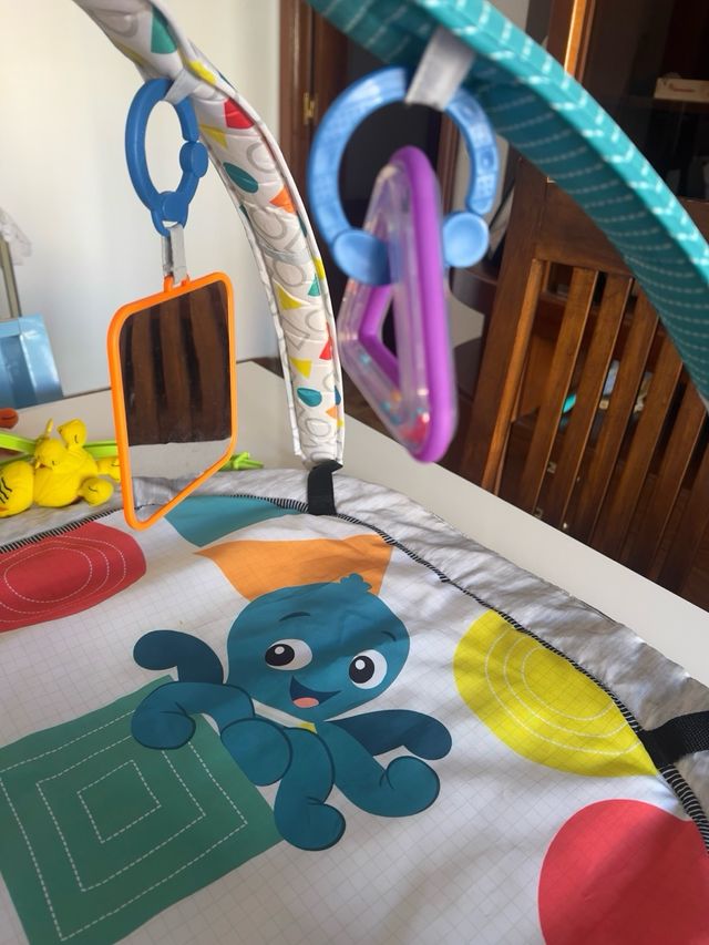 Gimnasio baby Einstein + móvil cuna Jane
