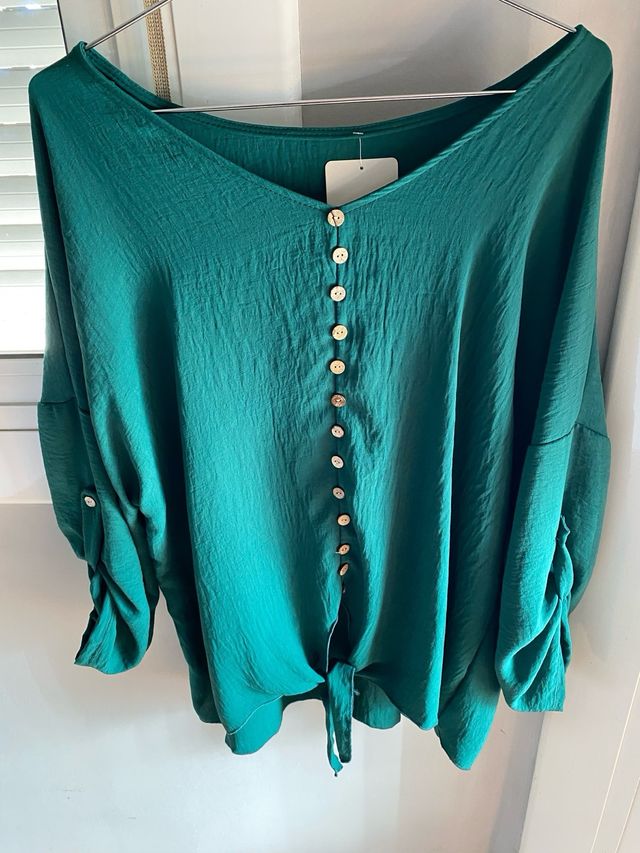 Blusa mujer T única verde abotonada manga recogida