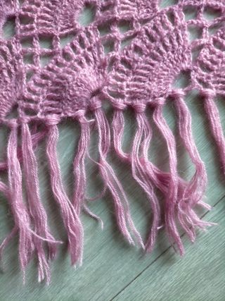 Scialle in lana fatto a mano motivi a ventaglio