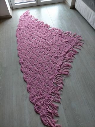 Scialle in lana fatto a mano motivi a ventaglio