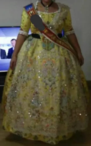 Traje de Fallera Amarillo Bordado