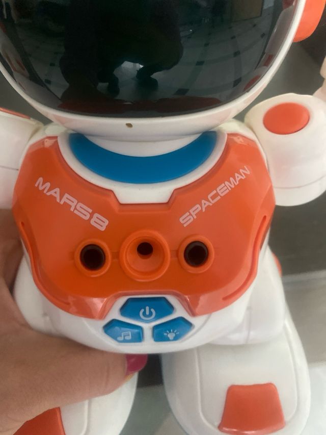 Robot giocattolo spaziale con telecomando