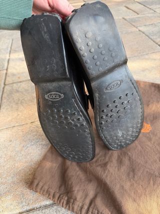 Tod's mocassini in pelle nera con fibbia