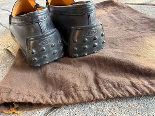 Tod's mocassini in pelle nera con fibbia