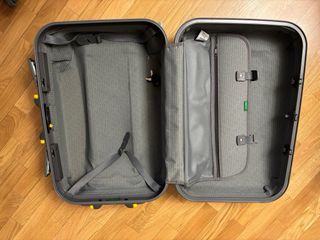 2 Maletas Rígidas Benetton Verdes con Ruedas