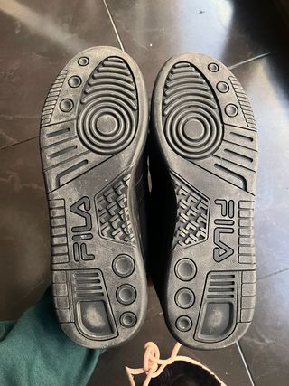 Zapatillas Fila Negras.