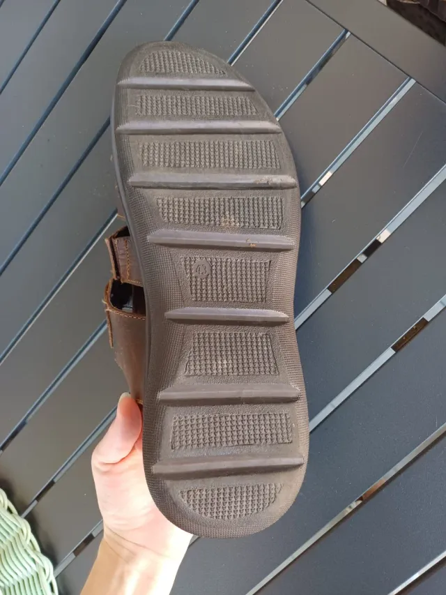 Sandalias de hombre marrones