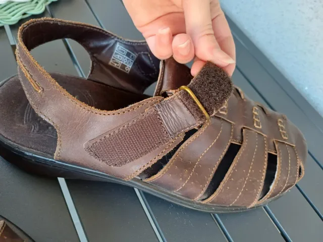 Sandalias de hombre marrones
