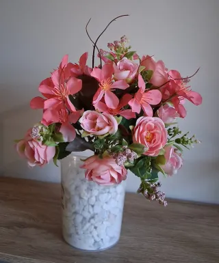 Ramo de flores artificiales