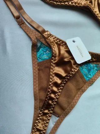 Conjunto sujetador y tanga satén luxe sexy