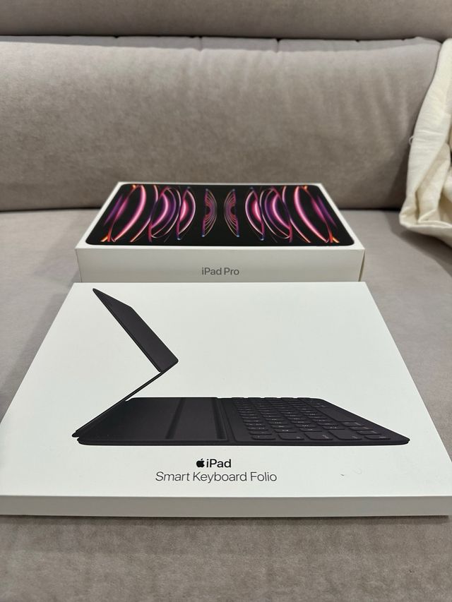 Caja iPad Pro y Smart Keyboard Folio