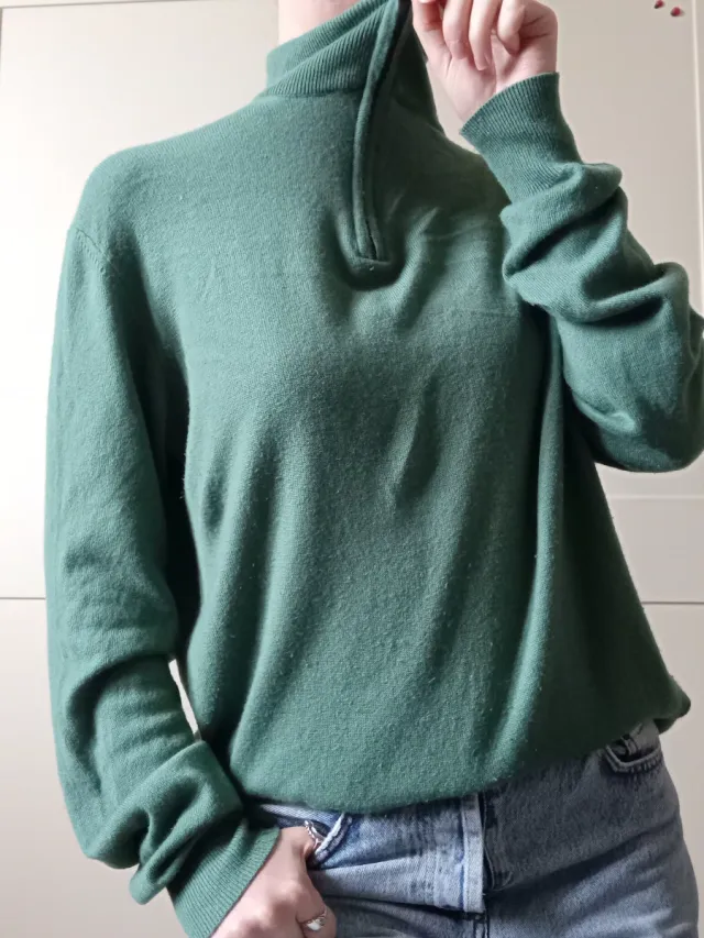 Pullover verde mare scuro con zip e collo alto