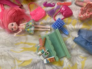 Lote de Muñecas Barbie Ropa Accesorios bebes