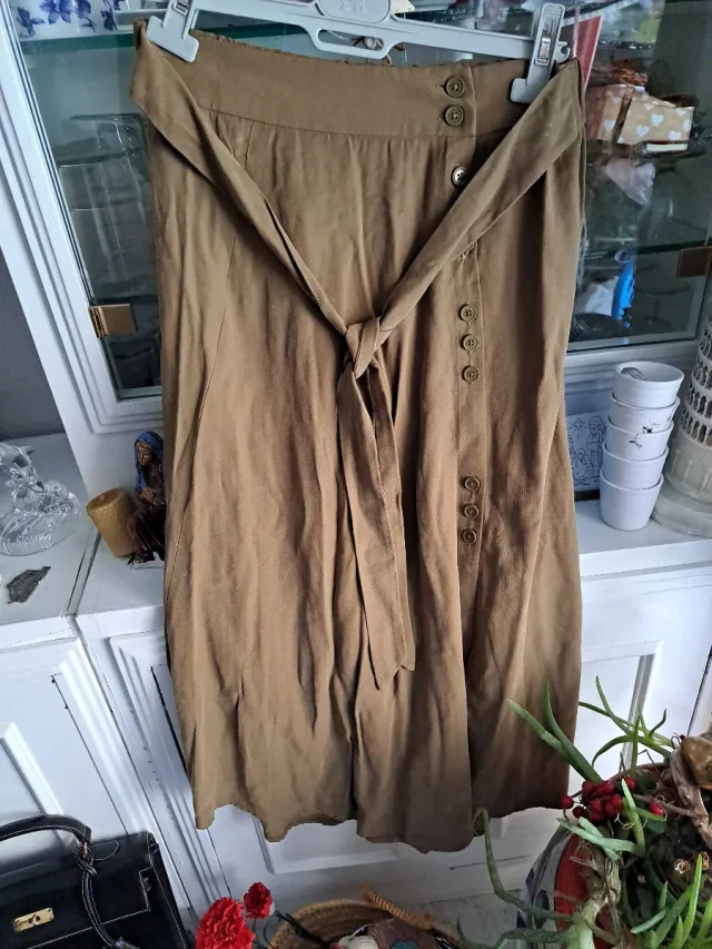 Falda Mango verde militar Larga