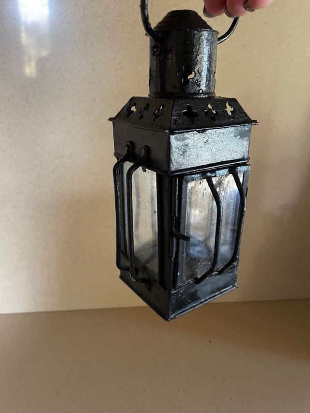 Lanterna vintage in metallo