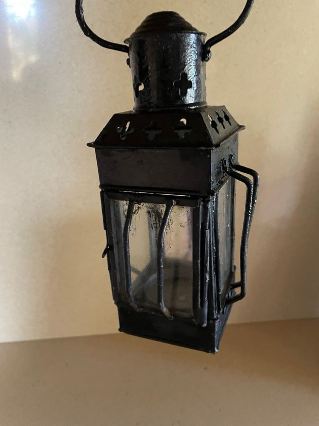 Lanterna vintage in metallo