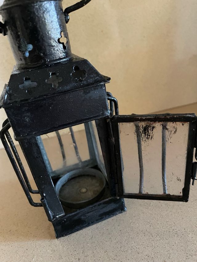 Lanterna vintage in metallo