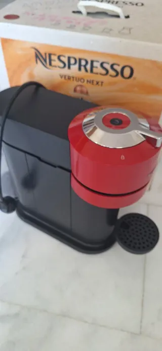 Cafetera Nespresso Vertuo Next Negra