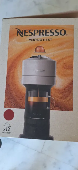 Cafetera Nespresso Vertuo Next Negra