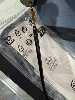 Gafas Gucci Negras y Doradas