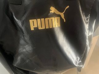Bolso Puma Negro y Dorado