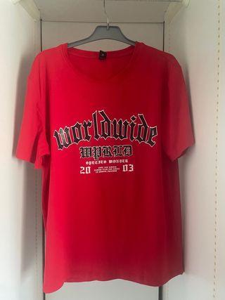 Camiseta Romwe Roja Estampada