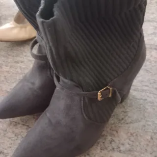 Stivaletti donna grigi