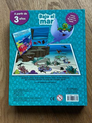 Bajo el mar. Libroaventuras: Incluye un tablero...