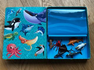 Bajo el mar. Libroaventuras: Incluye un tablero...